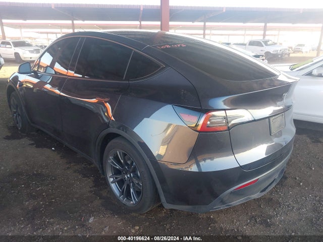 2024 TESLA MODEL Y 7SAYGDED7RF108473 Photo 2