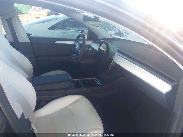 2024 TESLA MODEL Y 7SAYGDED7RF108473 Photo 4