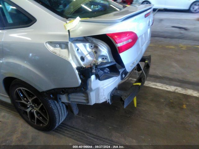 1FADP3F2XFL302965 Ford FOCUS SE