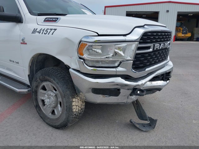 3C6UR5JL3NG120866 RAM 2500 Big Horn  4x4 8' Box