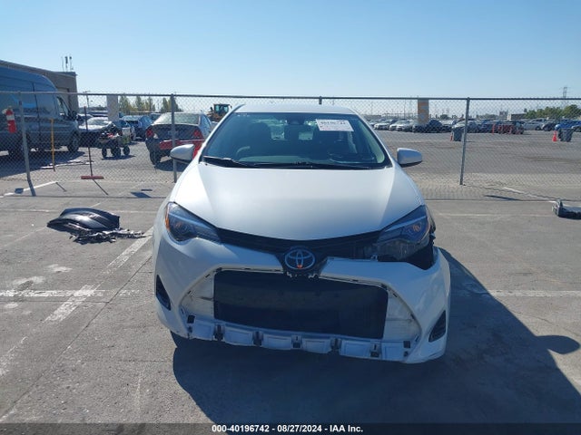 Toyota COROLLA LE 2018 5YFBURHE9JP748027 Image 13