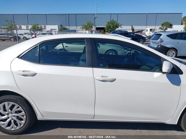 Toyota COROLLA LE 2018 5YFBURHE9JP748027 Image 14
