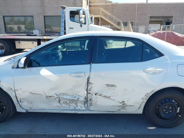 Toyota COROLLA LE 2018 5YFBURHE9JP748027 Image 15