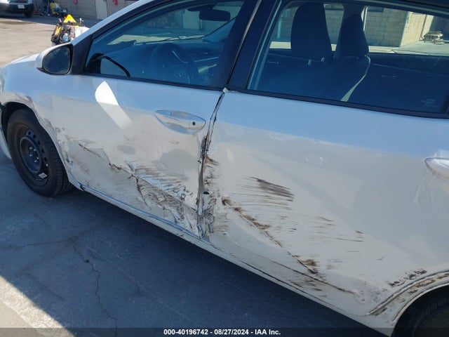Toyota COROLLA LE 2018 5YFBURHE9JP748027 Image 18