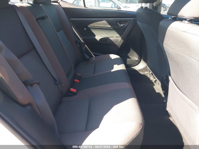 Toyota COROLLA LE 2018 5YFBURHE9JP748027 Image 8
