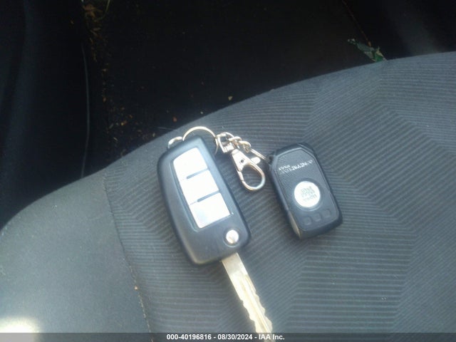 Nissan ROGUE S 2015 KNMAT2MV2FP543265 Image 11