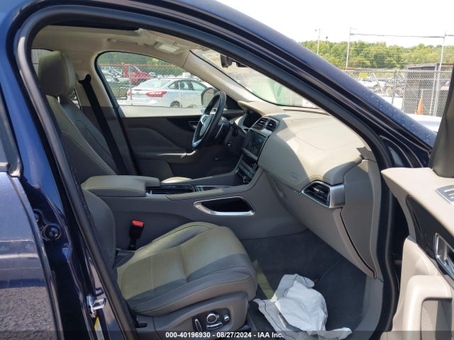 SADCL2FX6KA610233 Jaguar F-pace 25t R-sport