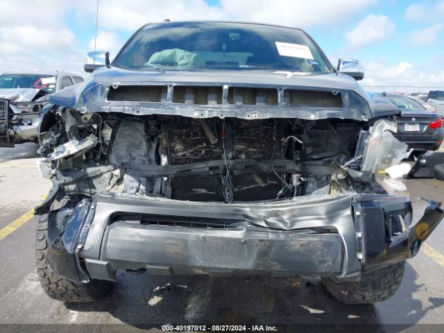 5TFDW5F10KX817718 Toyota Tundra Sr5 5.7l V8