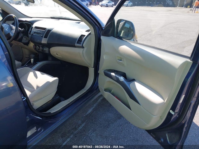 2007 MITSUBISHI OUTLANDER JA4MS31X47U008298 Photo 4