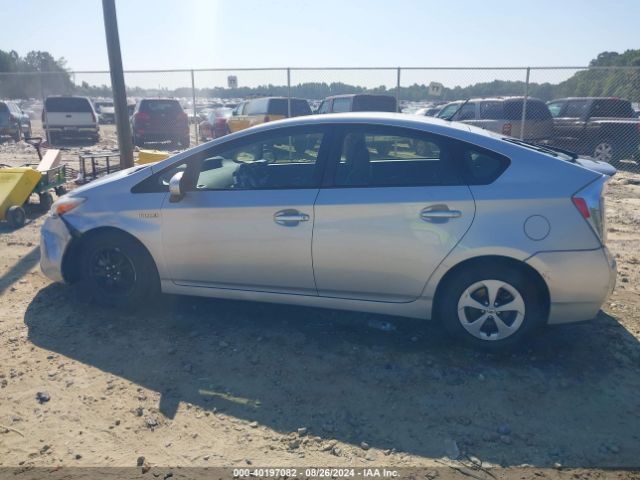 JTDKN3DU9F0454099 Toyota Prius Two