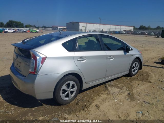 JTDKN3DU9F0454099 Toyota Prius Two