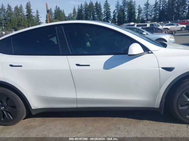 5YJYGDED3MF132775 Tesla Model Y Standard Range Rear-wheel Drive