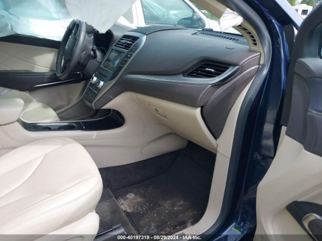 5LMCJ1C92HUL61592 Lincoln Mkc Premiere