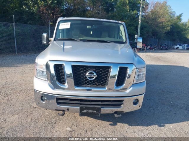 5BZAF0AA1HN852611 Nissan Nv Passenger Nv3500 Hd Sl V8