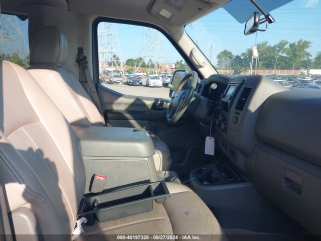 5BZAF0AA1HN852611 Nissan Nv Passenger Nv3500 Hd Sl V8
