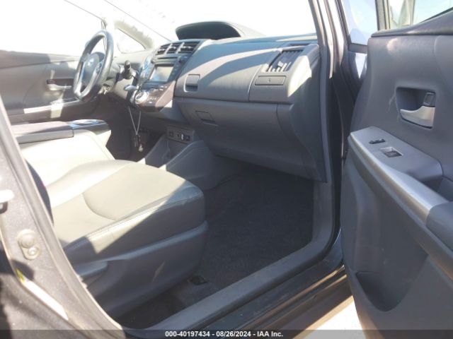 JTDZN3EU9E3356670 Toyota Prius V Five