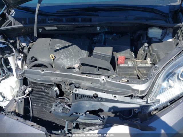 5TDKZ3DC6JS946140 Toyota Sienna Le 8 Passenger