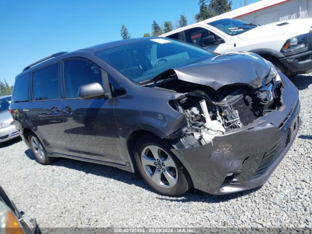 5TDKZ3DC6JS946140 Toyota Sienna Le 8 Passenger