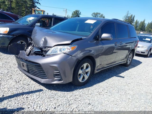 5TDKZ3DC6JS946140 Toyota Sienna Le 8 Passenger