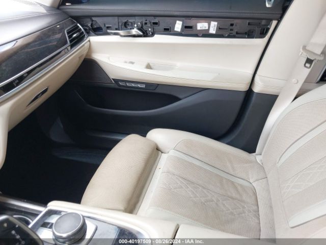 WBA7F0C5XGGL99230 BMW 750i