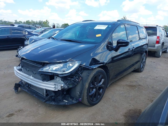 Chrysler Pacifica Red S Edition 2020 2C4RC1GG0LR139496 Image 2