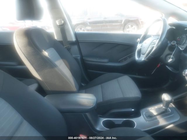 KNAFX4A8XF5352061 KIA FORTE EX