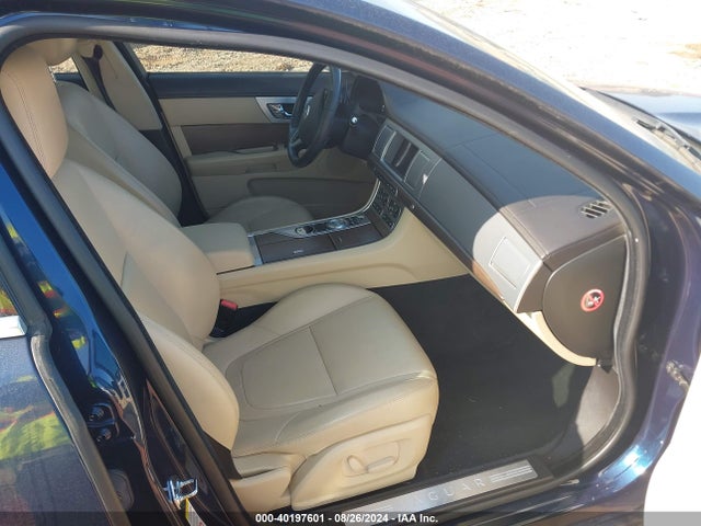 2013 JAGUAR XF SAJWJ0EF6D8S89348 Photo 4