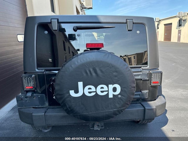 1C4BJWDG1HL590266 Jeep Wrangler Unlimited Sport 4x4