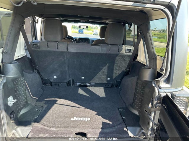 1C4BJWDG1HL590266 Jeep Wrangler Unlimited Sport 4x4