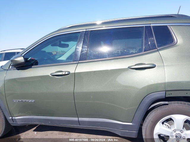 3C4NJCBB4MT502196 Jeep Compass Latitude Fwd