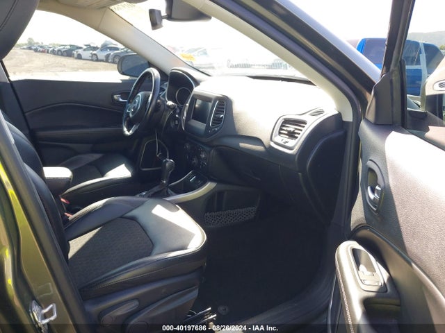 3C4NJCBB4MT502196 Jeep Compass Latitude Fwd