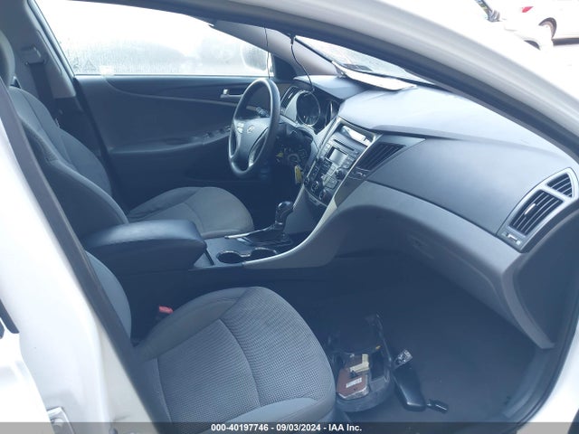 40197746 :رقم المزاد ، 5NPEB4AC6EH864805 vin ، 2014 Hyundai Sonata Gls مزاد بيع