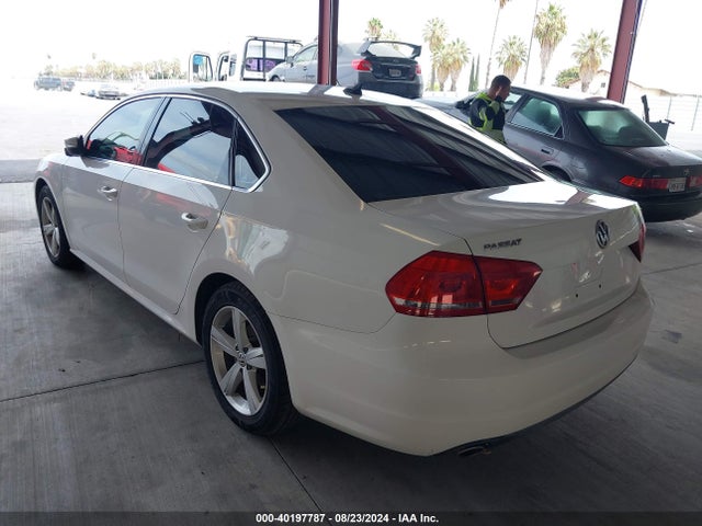 1VWBP7A32EC004852 Volkswagen Passat 2.5l Se