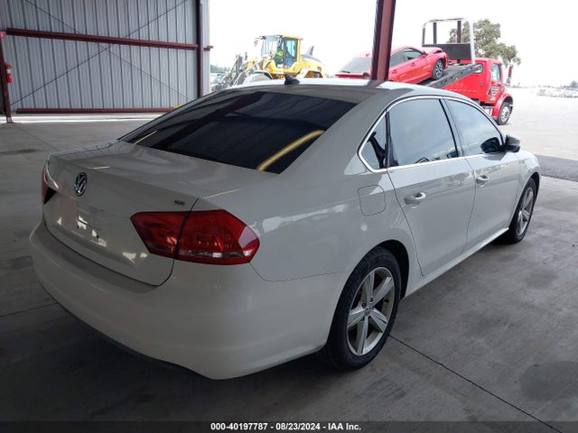 1VWBP7A32EC004852 Volkswagen Passat 2.5l Se