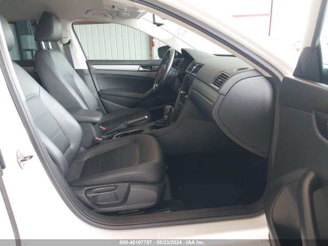 1VWBP7A32EC004852 Volkswagen Passat 2.5l Se