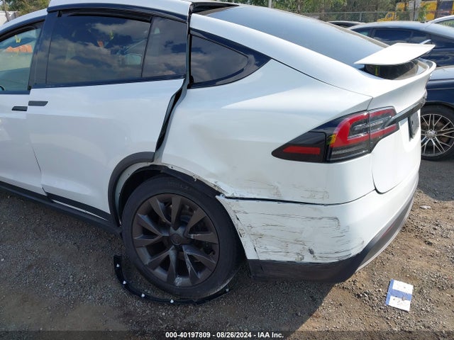 2022 TESLA MODEL X 7SAXCDE51NF341663 Photo 5