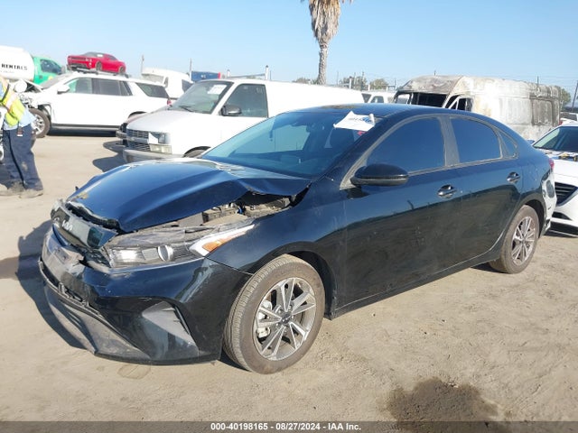 KIA Forte Lxs 2023 3KPF24AD6PE584919 Image 2