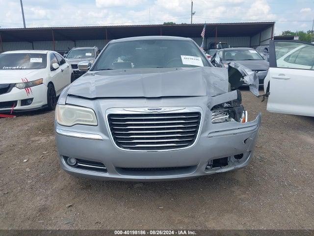 2C3CCAKT5EH100961 Chrysler 300c Awd