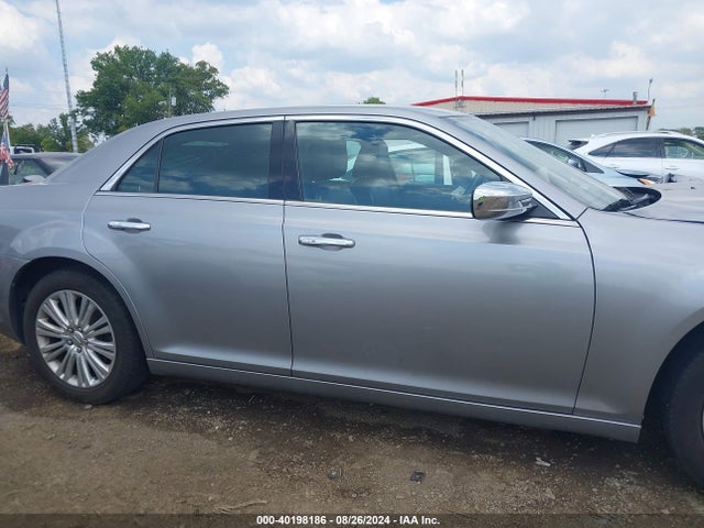 2C3CCAKT5EH100961 Chrysler 300c Awd