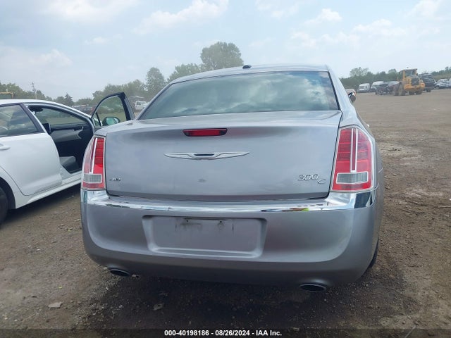 2C3CCAKT5EH100961 Chrysler 300c Awd