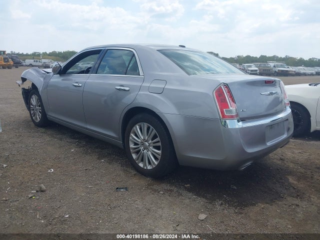 2C3CCAKT5EH100961 Chrysler 300c Awd