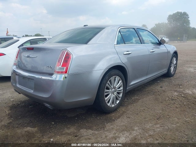 2C3CCAKT5EH100961 Chrysler 300c Awd