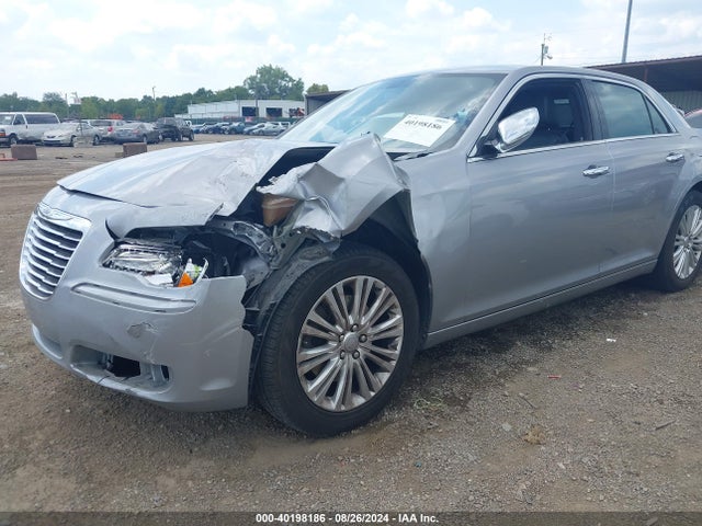 2C3CCAKT5EH100961 Chrysler 300c Awd