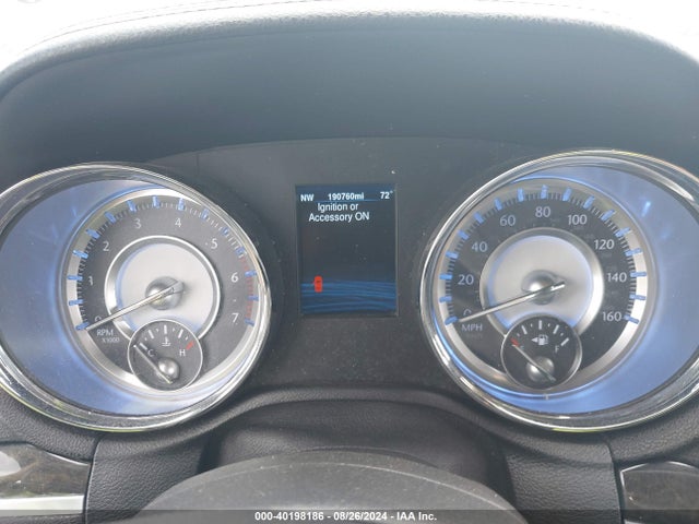 2C3CCAKT5EH100961 Chrysler 300c Awd