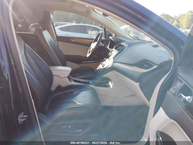 5LMCJ2A9XFUJ01558 Lincoln MKC
