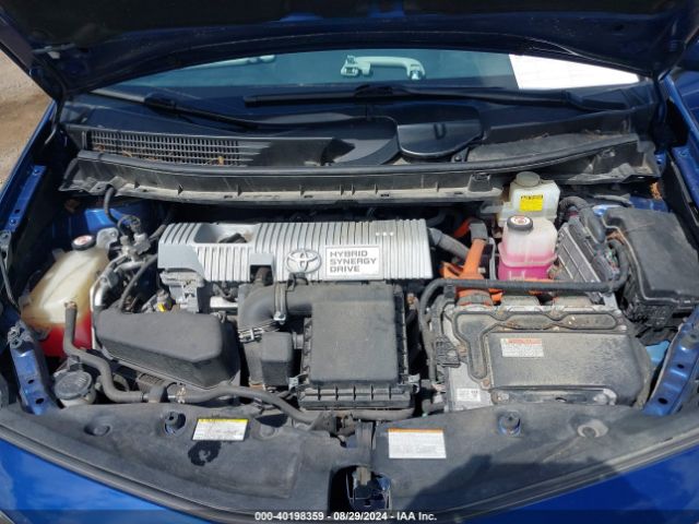 JTDZN3EU6HJ064300 Toyota Prius V Three