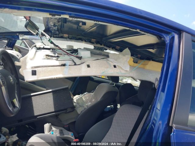 JTDZN3EU6HJ064300 Toyota Prius V Three