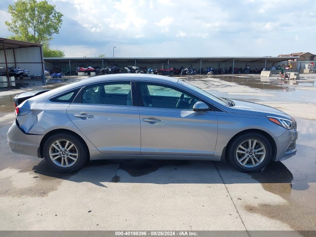 Hyundai SONATA SE 2015 5NPE24AF5FH156752 Image 13