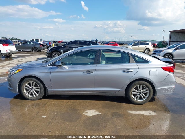 Hyundai SONATA SE 2015 5NPE24AF5FH156752 Image 14