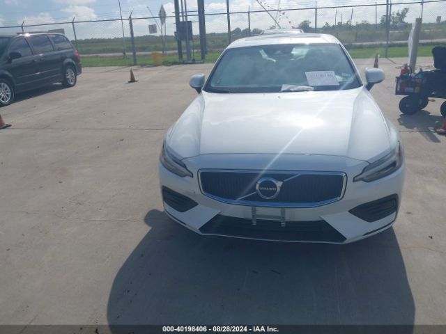 7JR102FK1LG037158 Volvo S60 T5 Momentum